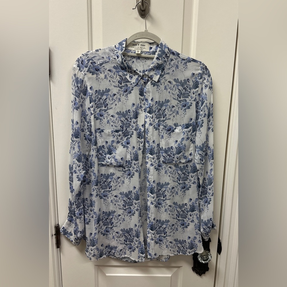 Cloth & Stone for Anthropologie Blue and White Floral Button Down Shirt